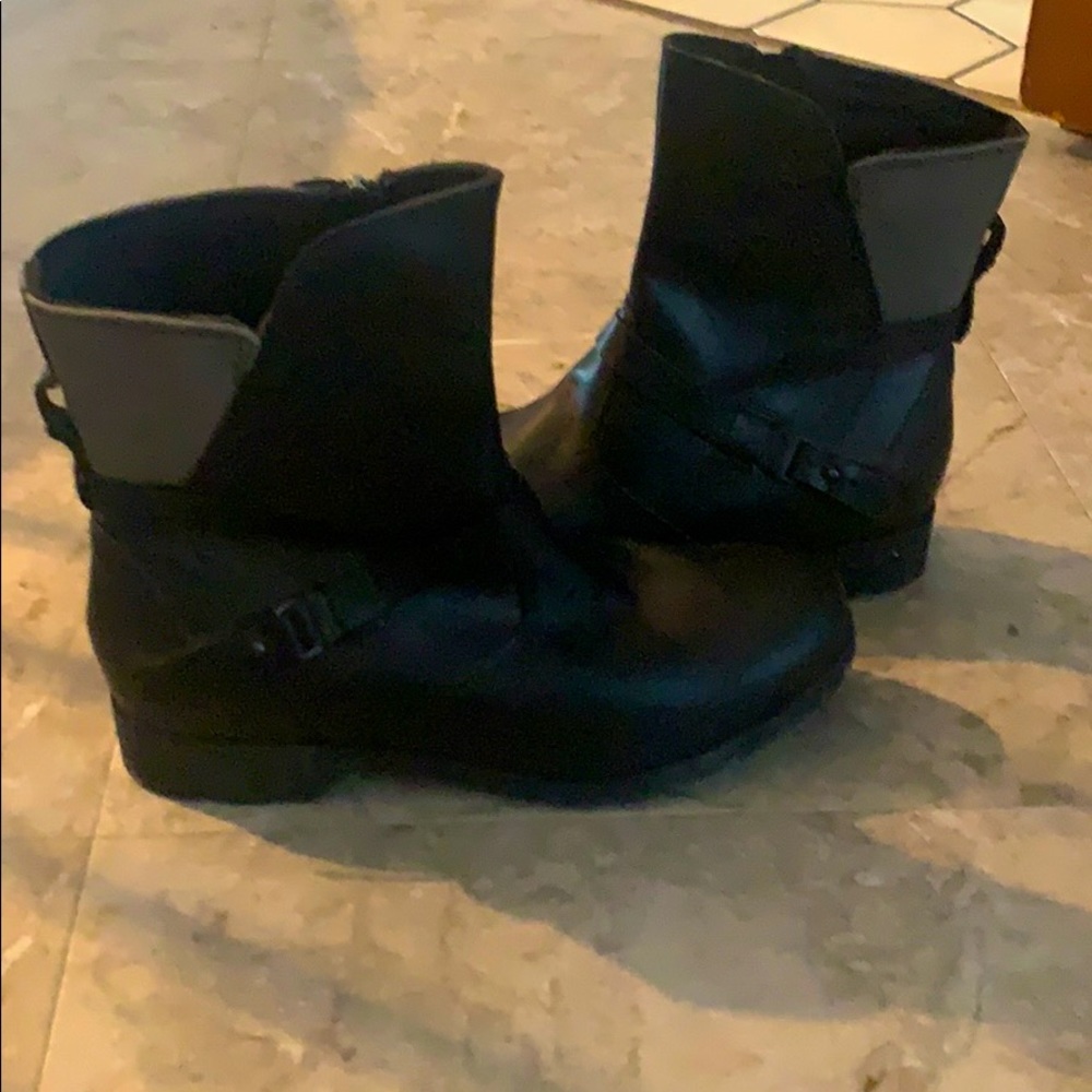 *Never Worn* Teva Winter Boots